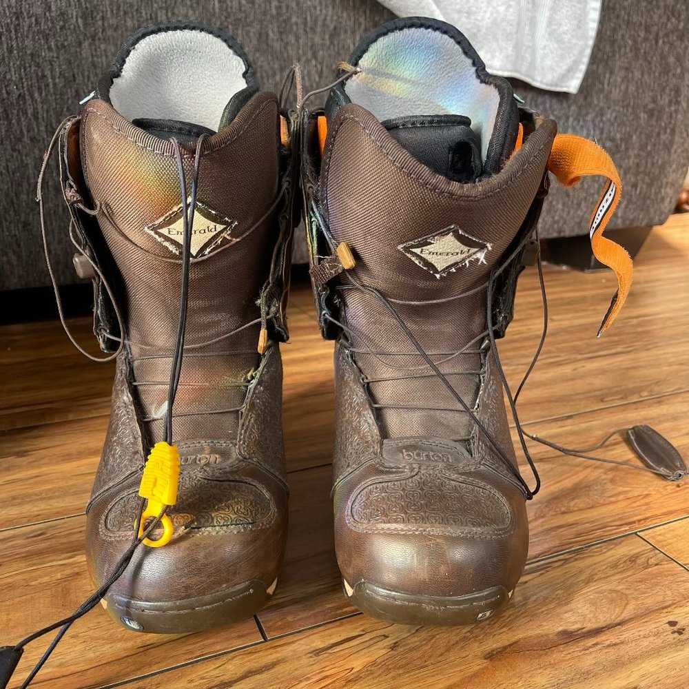 Burton Emerald Snowboard boots size 6